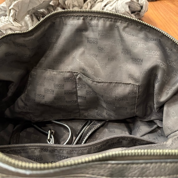 Michael Kors Monogram Gray Bag - Picture 7 of 16
